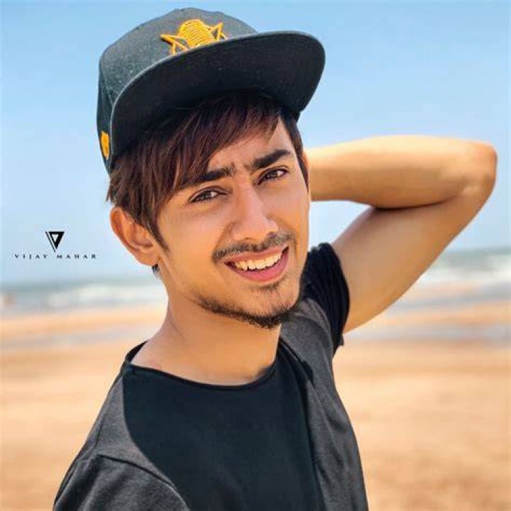 
Adnaan Shaikh Height, Weight, Net Worth, Age, Birthday, Wikipedia, Who, Nationality, Biography 