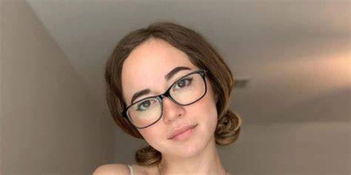 
All About Twitch Streamer – MayaHiga: Age, Height, Boyfriend 