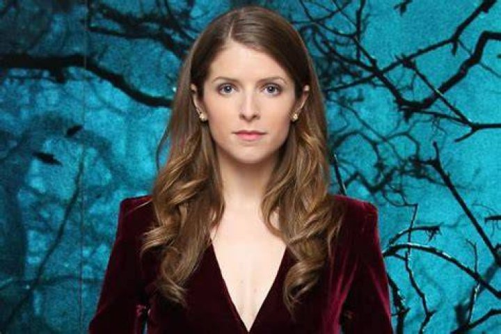 
Anna Kendrick Says She Accepted There Were ‘Unspoken Things’ Between Her and Her Dad Before He Died 