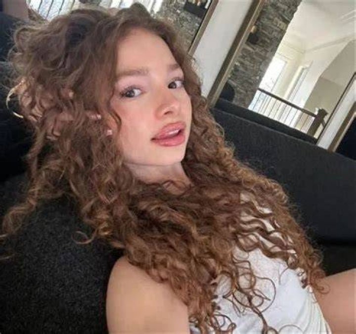  Hannah Meyer – Cokequeen2 (1)