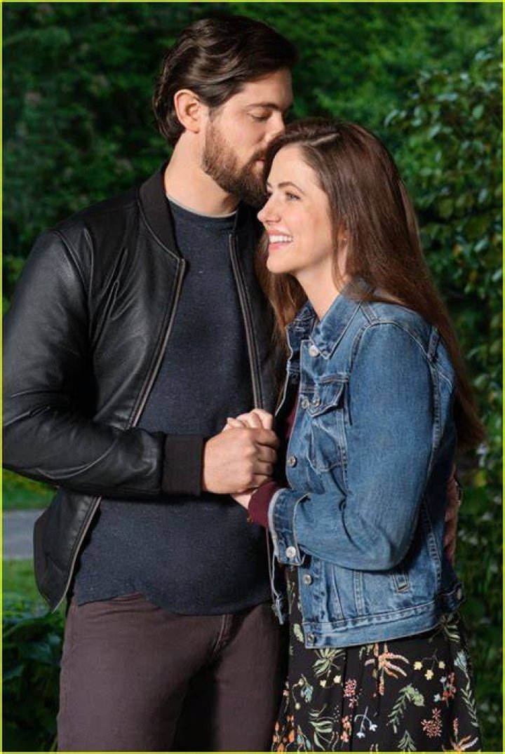 Is Julie Gonzalo Pregnant And Does She Have A Husband? Cast Of ‘Cut Color Mystery’ Hallmark Details