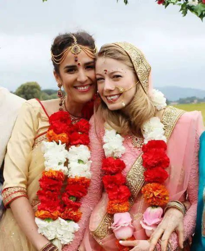 
Who is Aparna Mulberry? Wife Amrita Sri Gender and Family Culture You Didn’t Know 